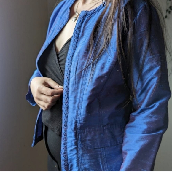 Chico's Royal Blue Iridescent 100% Silk Open Blazer Jkt w/ Braided edges sz1 M - Picture 5 of 10